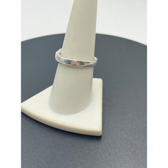 Sterling Silver 3-Stone Amethyst Oval Center Stone Heart Makers Ring Size 8.25 - Picture 7 of 11